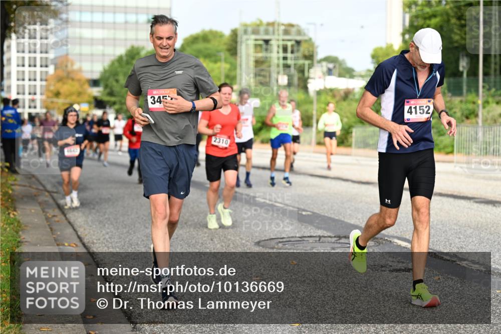 06.09.2026 - CURREX Alsterlauf Dr. Thomas Lammeyer http://msf.ph/oto/10136669 06.09.2026 10:01:52 Laufen 345, 2310, 4152 meine-sportfotos.de