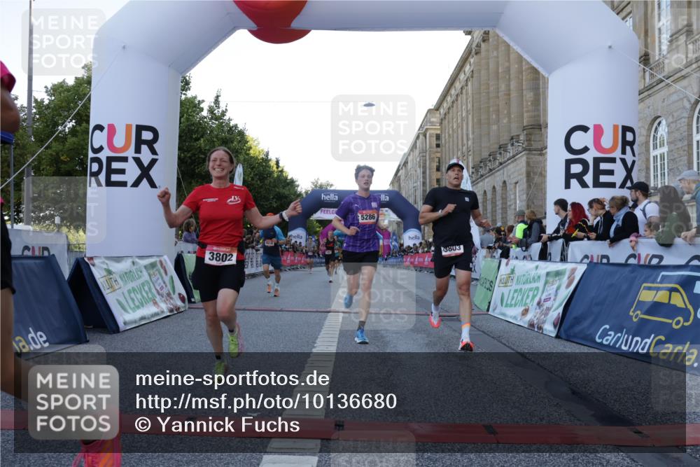 06.09.2026 - CURREX Alsterlauf Yannick Fuchs http://msf.ph/oto/10136680 06.09.2026 09:44:50 Ziel 2442, 2452, 2610, 3226, 3671, 3802, 3803, 4039, 4128, 5286, 8264 meine-sportfotos.de