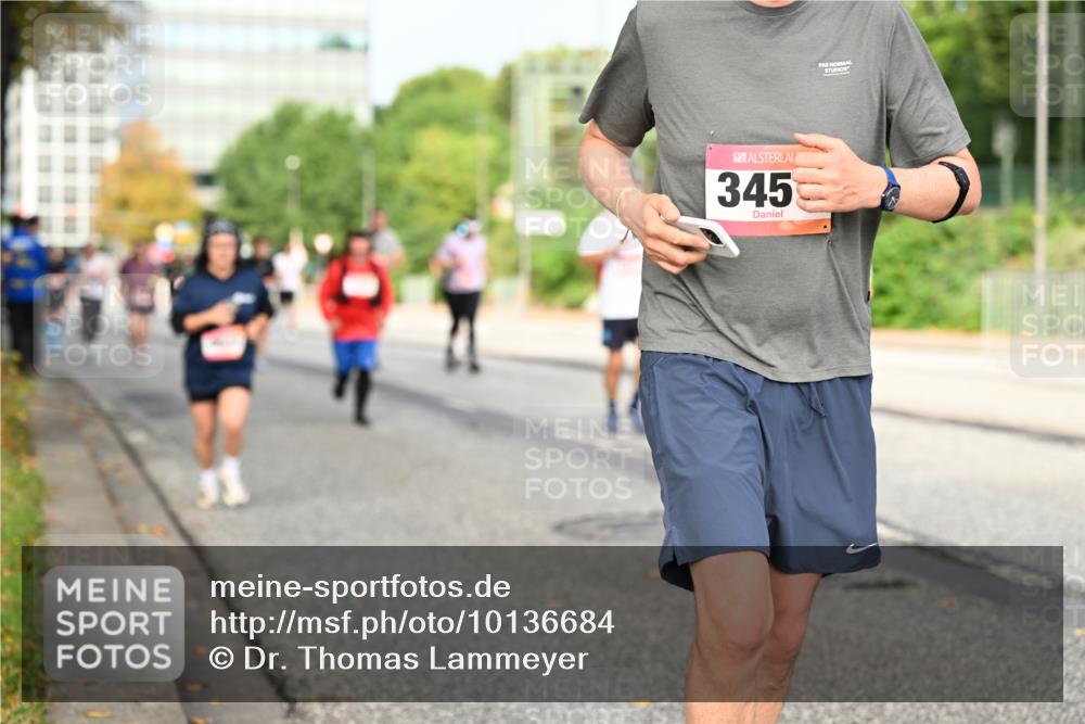 06.09.2026 - CURREX Alsterlauf Dr. Thomas Lammeyer http://msf.ph/oto/10136684 06.09.2026 10:01:53 Laufen 345 meine-sportfotos.de