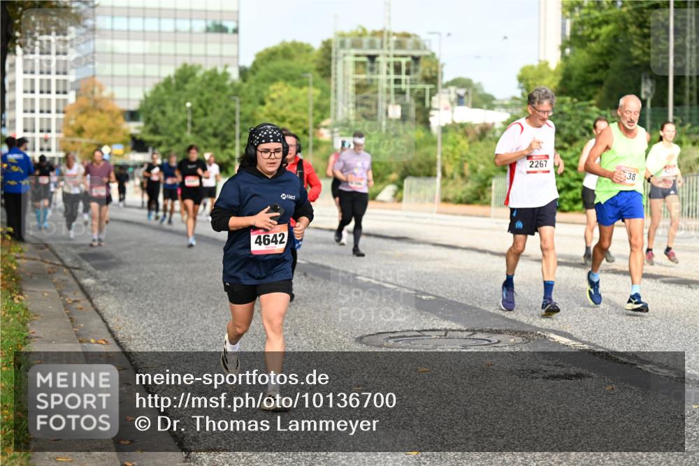 06.09.2026 - CURREX Alsterlauf Dr. Thomas Lammeyer http://msf.ph/oto/10136700 06.09.2026 10:01:54 Laufen 4642, 2267, 38 meine-sportfotos.de