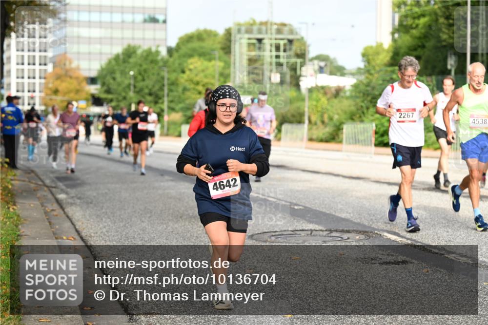 06.09.2026 - CURREX Alsterlauf Dr. Thomas Lammeyer http://msf.ph/oto/10136704 06.09.2026 10:01:55 Laufen 4642, 2267, 4538 meine-sportfotos.de