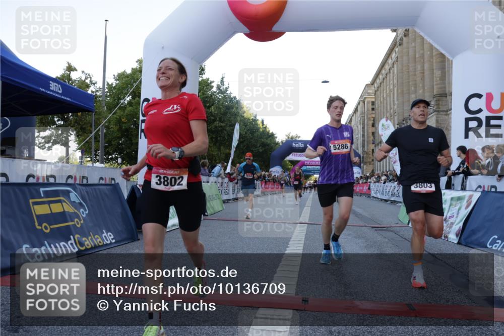 06.09.2026 - CURREX Alsterlauf Yannick Fuchs http://msf.ph/oto/10136709 06.09.2026 09:44:50 Ziel 2442, 2452, 2610, 3226, 3671, 3802, 3803, 4039, 4128, 5286, 8264 meine-sportfotos.de