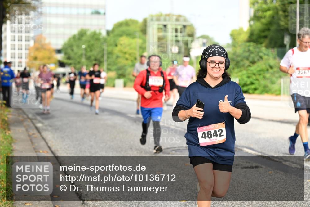 06.09.2026 - CURREX Alsterlauf Dr. Thomas Lammeyer http://msf.ph/oto/10136712 06.09.2026 10:01:56 Laufen 4642, 2267 meine-sportfotos.de