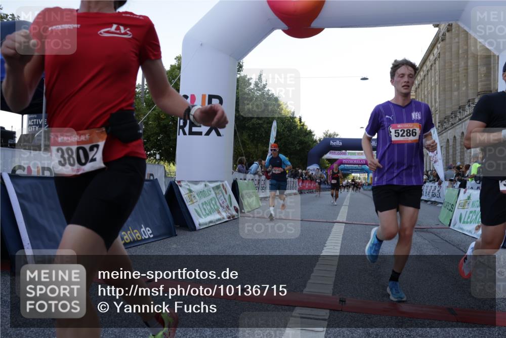 06.09.2026 - CURREX Alsterlauf Yannick Fuchs http://msf.ph/oto/10136715 06.09.2026 09:44:50 Ziel 2442, 2452, 2610, 3226, 3671, 3802, 3803, 4039, 4128, 5286, 8264 meine-sportfotos.de