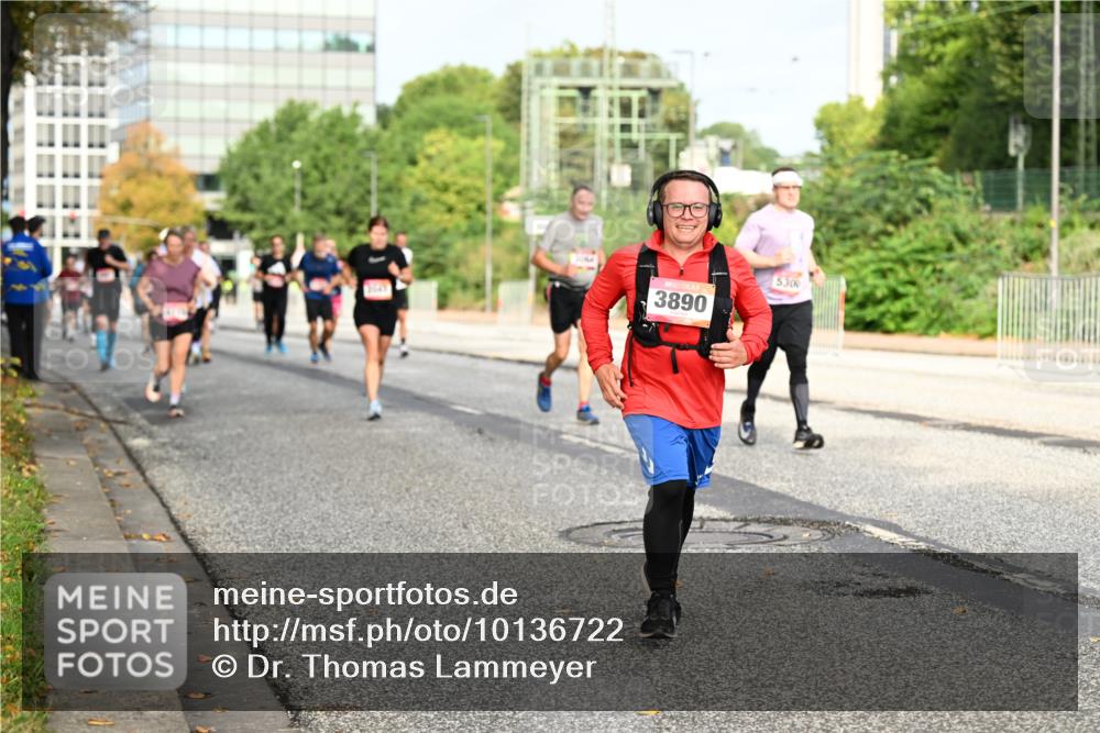 06.09.2026 - CURREX Alsterlauf Dr. Thomas Lammeyer http://msf.ph/oto/10136722 06.09.2026 10:01:56 Laufen 3890, 5300 meine-sportfotos.de