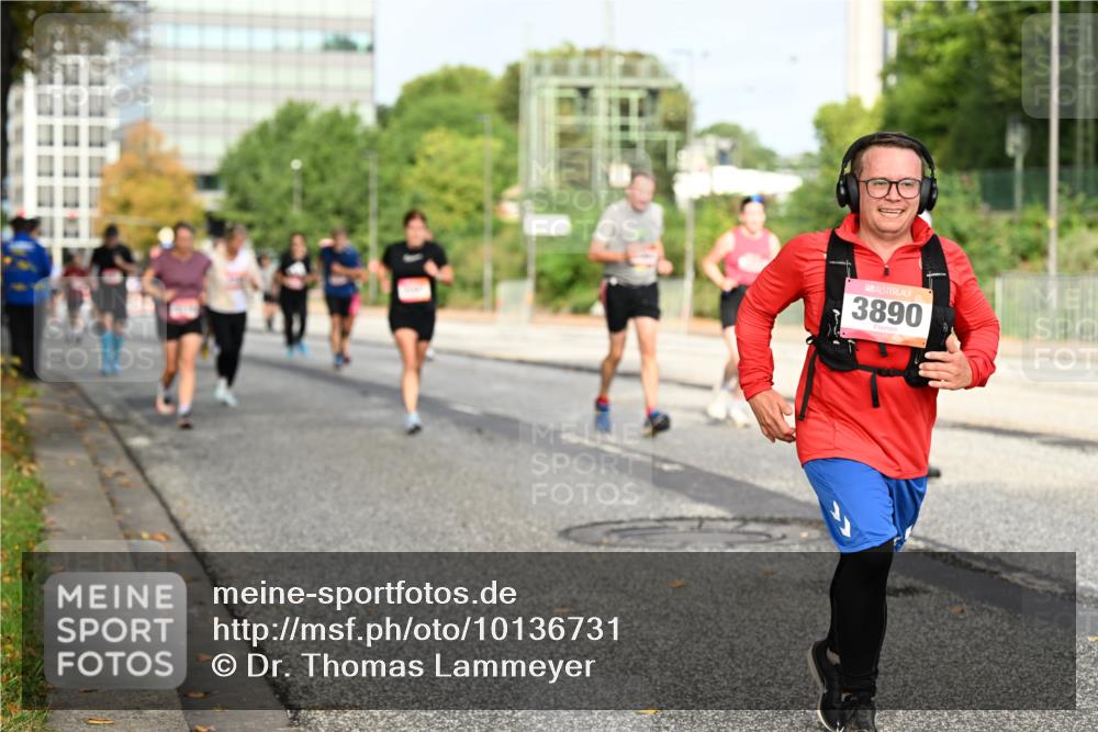 06.09.2026 - CURREX Alsterlauf Dr. Thomas Lammeyer http://msf.ph/oto/10136731 06.09.2026 10:01:57 Laufen 3890 meine-sportfotos.de