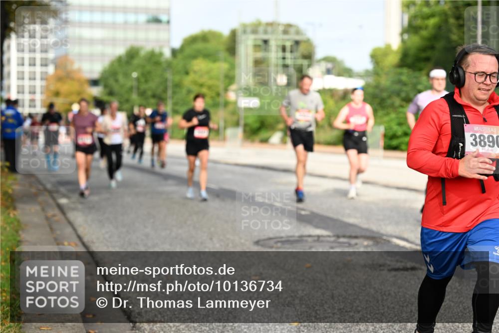 06.09.2026 - CURREX Alsterlauf Dr. Thomas Lammeyer http://msf.ph/oto/10136734 06.09.2026 10:01:57 Laufen 3890 meine-sportfotos.de