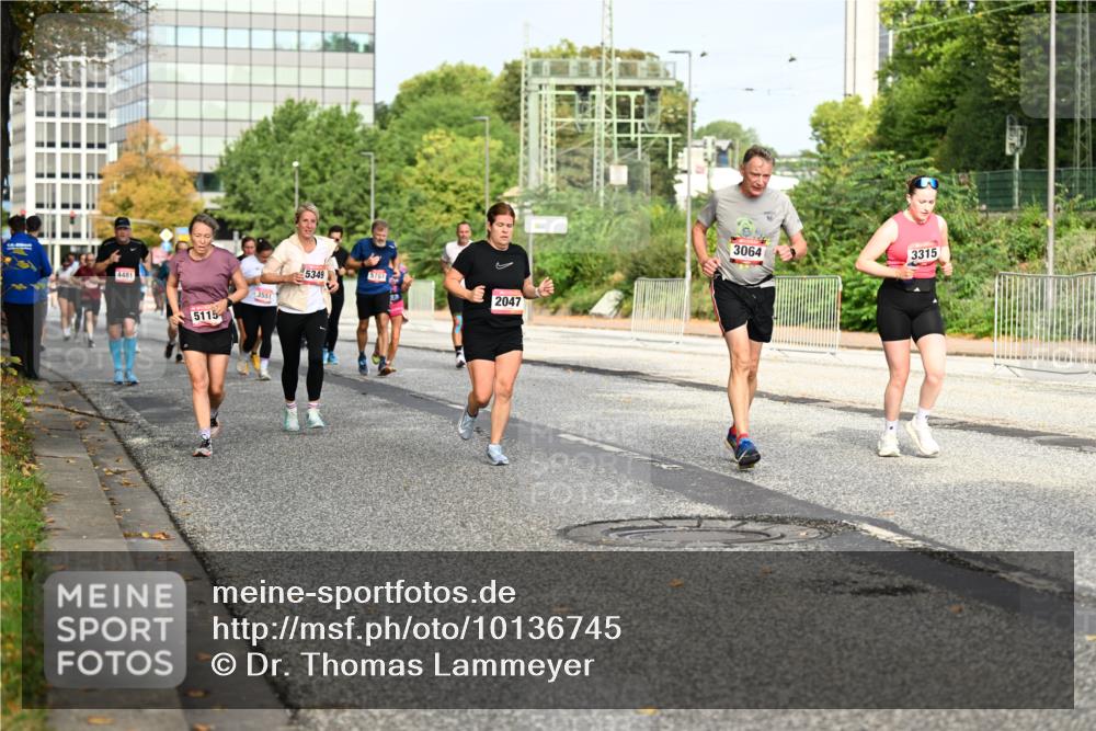 06.09.2026 - CURREX Alsterlauf Dr. Thomas Lammeyer http://msf.ph/oto/10136745 06.09.2026 10:01:58 Laufen 4481, 5115, 3551, 5349, 5781, 2047, 3064, 3315 meine-sportfotos.de