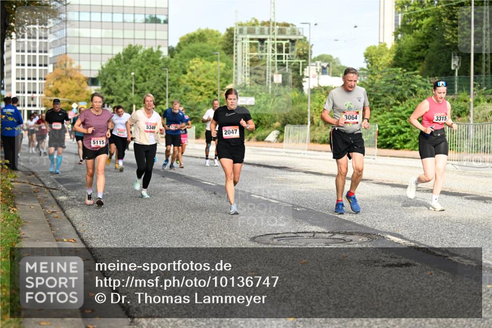 06.09.2026 - CURREX Alsterlauf Dr. Thomas Lammeyer http://msf.ph/oto/10136747 06.09.2026 10:01:59 Laufen 4481, 5115, 3551, 3064, 3315, 5349, 2047 meine-sportfotos.de