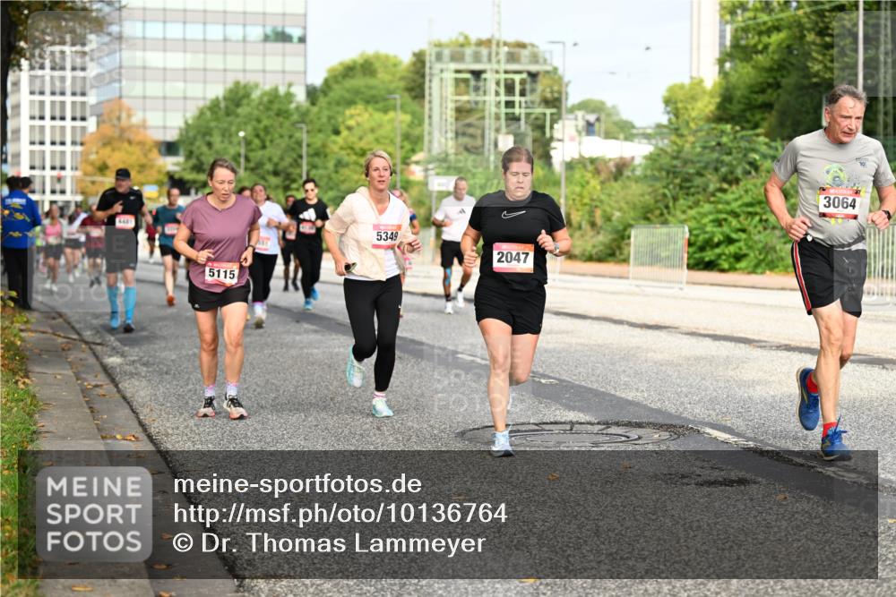 06.09.2026 - CURREX Alsterlauf Dr. Thomas Lammeyer http://msf.ph/oto/10136764 06.09.2026 10:02:00 Laufen 5115, 5349, 2047, 3064 meine-sportfotos.de