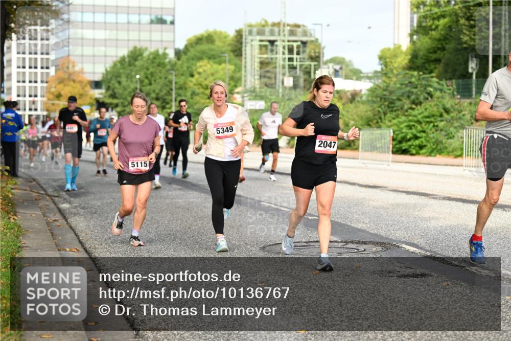 06.09.2026 - CURREX Alsterlauf Dr. Thomas Lammeyer http://msf.ph/oto/10136767 06.09.2026 10:02:00 Laufen 5115, 5349, 2047 meine-sportfotos.de