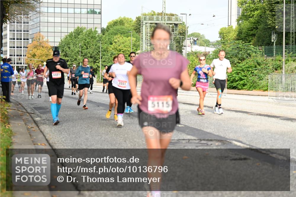 06.09.2026 - CURREX Alsterlauf Dr. Thomas Lammeyer http://msf.ph/oto/10136796 06.09.2026 10:02:02 Laufen 343, 5726, 4481, 197, 3314, 3551, 5115 meine-sportfotos.de