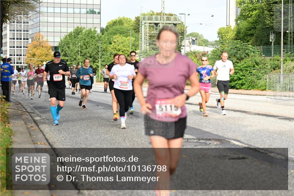 06.09.2026 - CURREX Alsterlauf Dr. Thomas Lammeyer http://msf.ph/oto/10136798 06.09.2026 10:02:03 Laufen 3439, 5720, 4481, 8183, 3314, 3551, 5115 meine-sportfotos.de