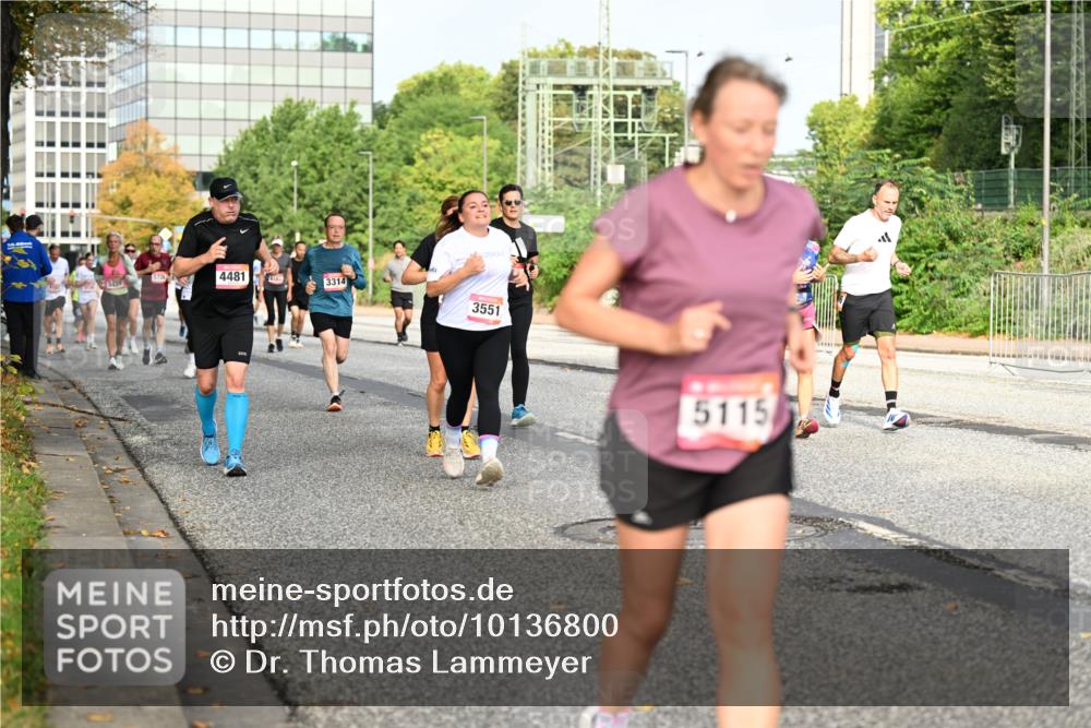06.09.2026 - CURREX Alsterlauf Dr. Thomas Lammeyer http://msf.ph/oto/10136800 06.09.2026 10:02:03 Laufen 5725, 4481, 3314, 3551, 5115 meine-sportfotos.de