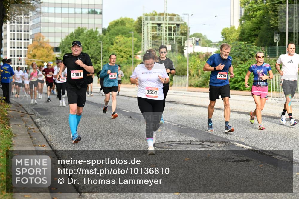 06.09.2026 - CURREX Alsterlauf Dr. Thomas Lammeyer http://msf.ph/oto/10136810 06.09.2026 10:02:04 Laufen 5774, 4481, 3314, 3551, 5781 meine-sportfotos.de