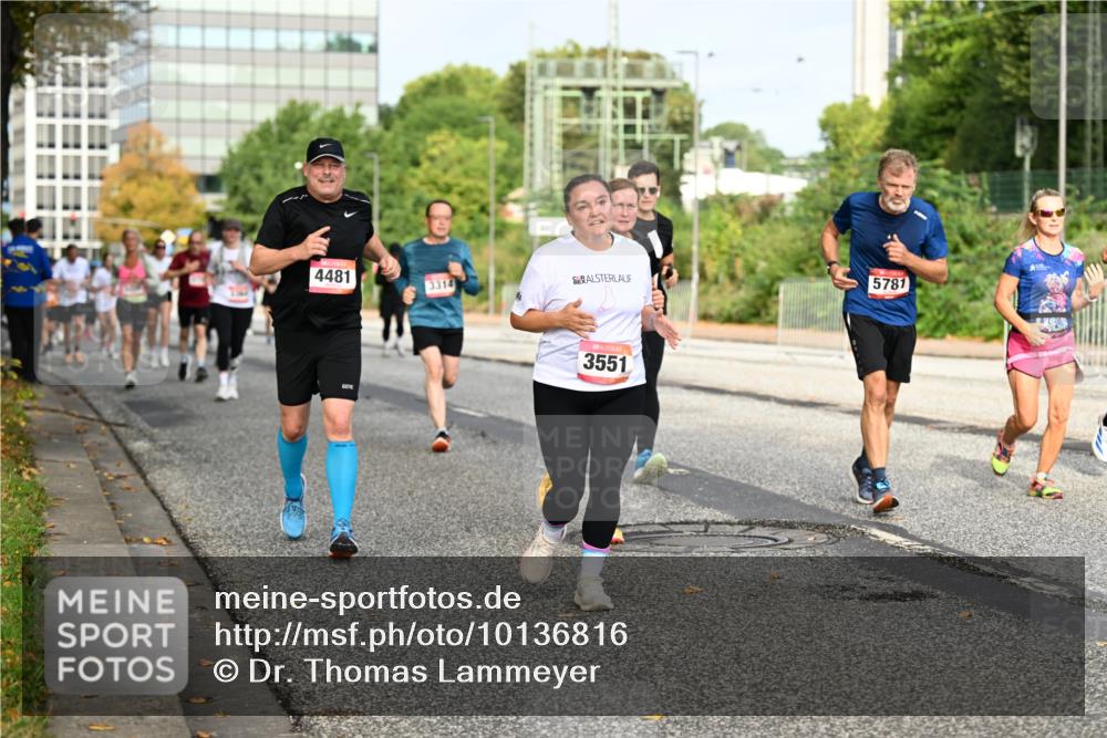 06.09.2026 - CURREX Alsterlauf Dr. Thomas Lammeyer http://msf.ph/oto/10136816 06.09.2026 10:02:04 Laufen 4481, 3314, 5781, 3551 meine-sportfotos.de
