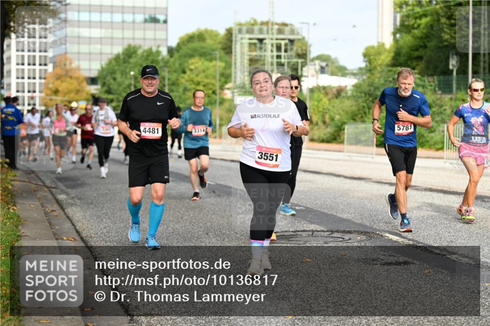 06.09.2026 - CURREX Alsterlauf Dr. Thomas Lammeyer http://msf.ph/oto/10136817 06.09.2026 10:02:04 Laufen 4481, 3314, 5781, 3551 meine-sportfotos.de