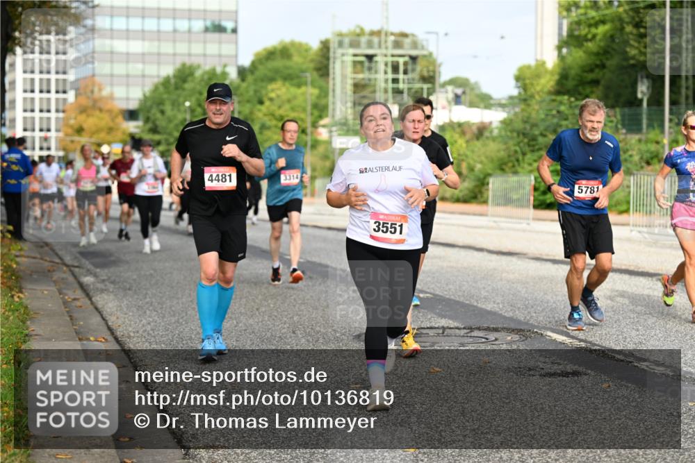 06.09.2026 - CURREX Alsterlauf Dr. Thomas Lammeyer http://msf.ph/oto/10136819 06.09.2026 10:02:05 Laufen 4481, 3314, 3551, 5781 meine-sportfotos.de