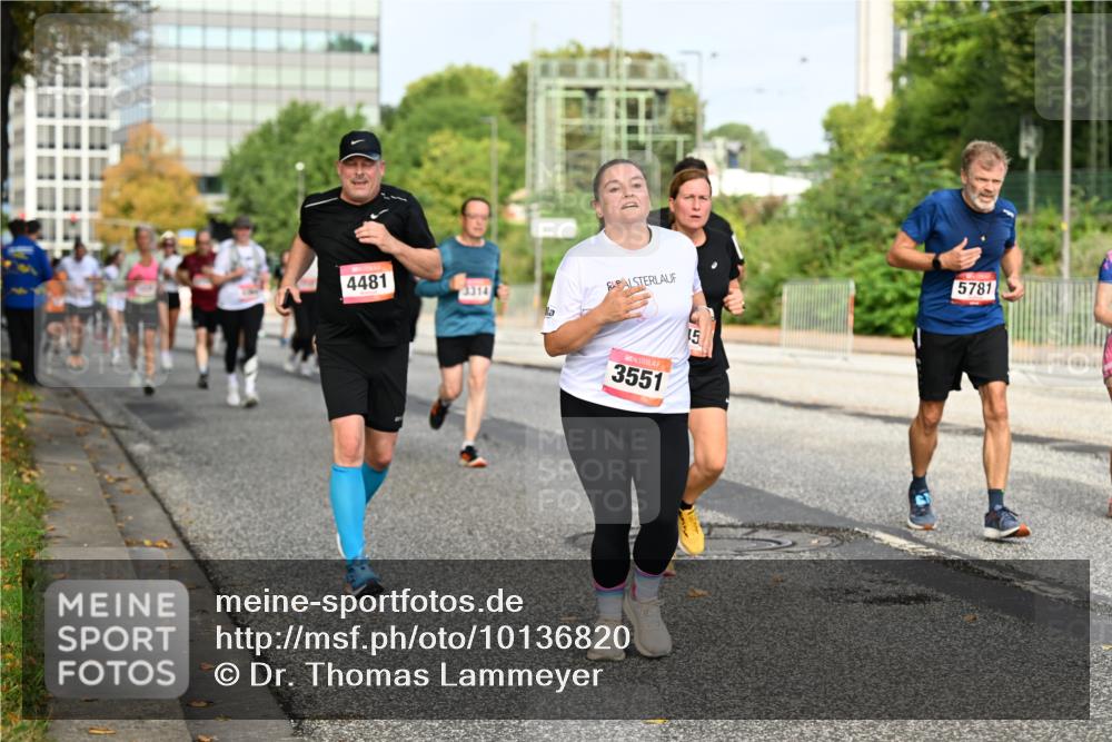 06.09.2026 - CURREX Alsterlauf Dr. Thomas Lammeyer http://msf.ph/oto/10136820 06.09.2026 10:02:05 Laufen 4481, 3314, 15, 3551, 5781 meine-sportfotos.de