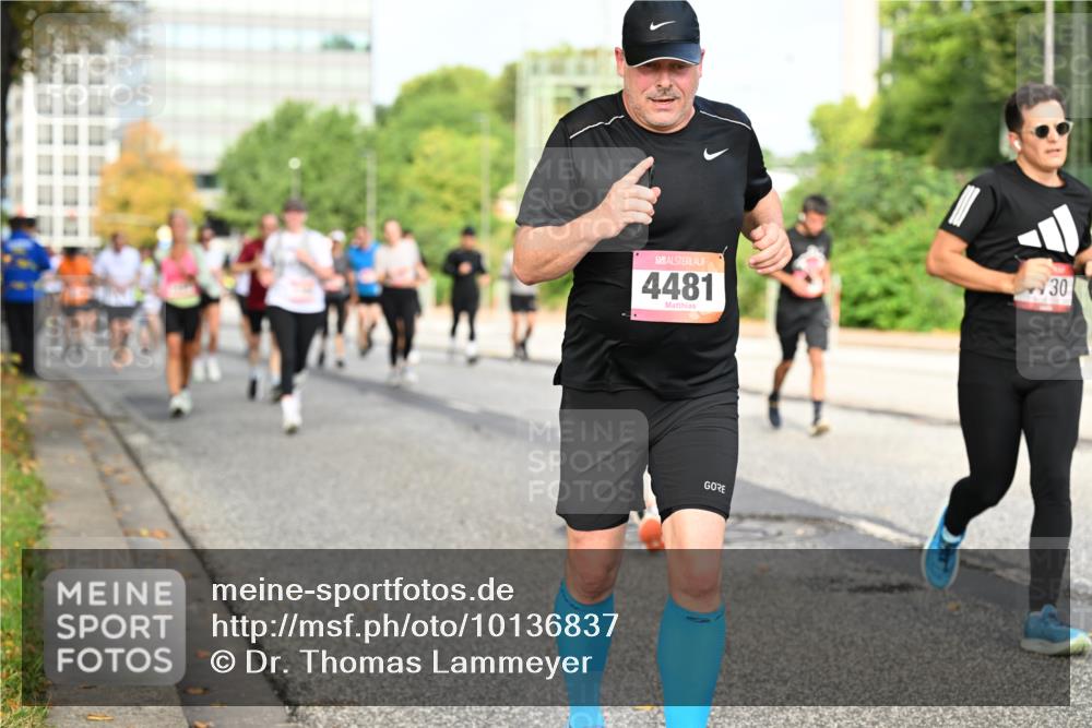 06.09.2026 - CURREX Alsterlauf Dr. Thomas Lammeyer http://msf.ph/oto/10136837 06.09.2026 10:02:07 Laufen 4481, 30 meine-sportfotos.de