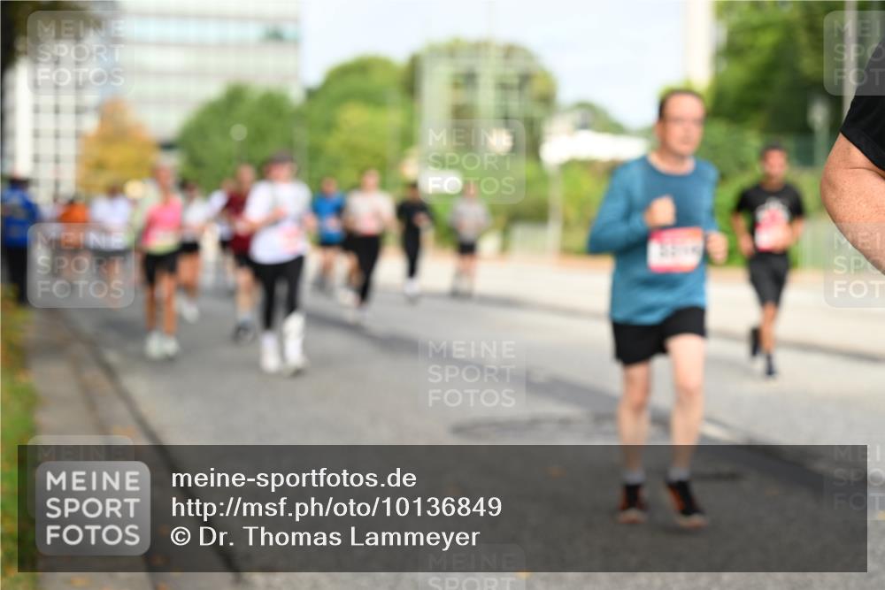 06.09.2026 - CURREX Alsterlauf Dr. Thomas Lammeyer http://msf.ph/oto/10136849 06.09.2026 10:02:08 Laufen  meine-sportfotos.de
