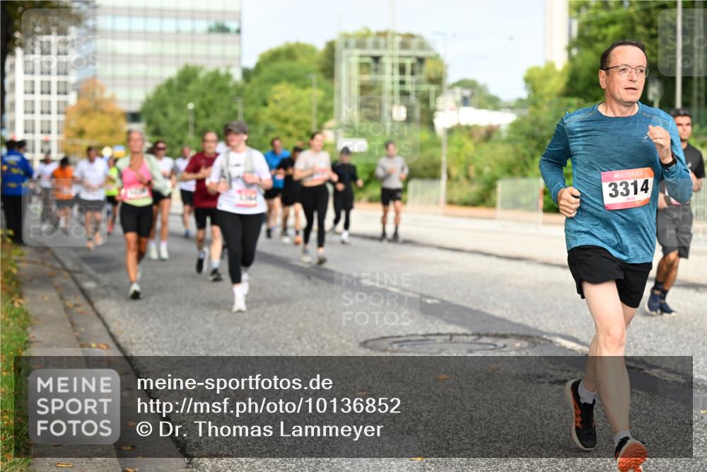 06.09.2026 - CURREX Alsterlauf Dr. Thomas Lammeyer http://msf.ph/oto/10136852 06.09.2026 10:02:08 Laufen 3314 meine-sportfotos.de