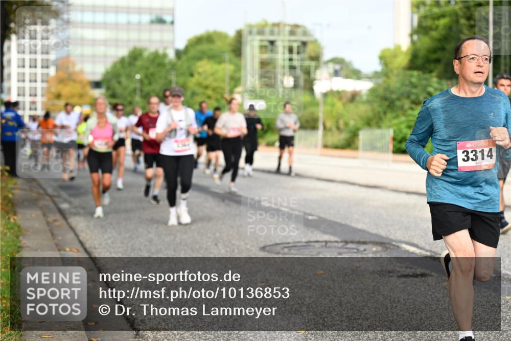 06.09.2026 - CURREX Alsterlauf Dr. Thomas Lammeyer http://msf.ph/oto/10136853 06.09.2026 10:02:08 Laufen 3314 meine-sportfotos.de