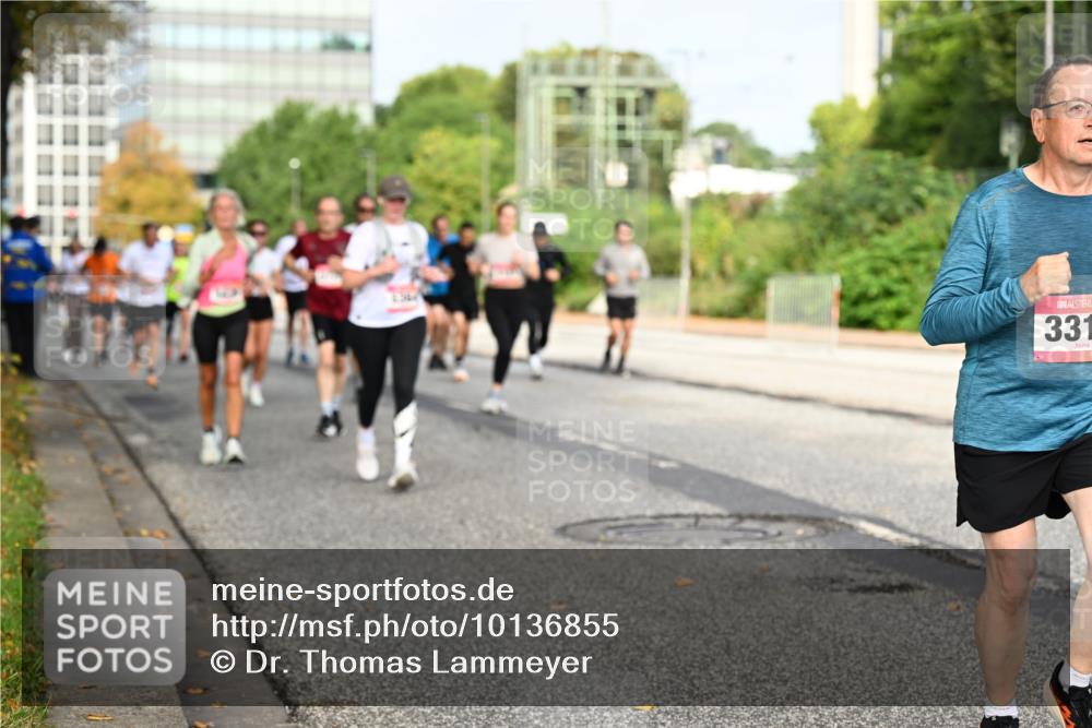 06.09.2026 - CURREX Alsterlauf Dr. Thomas Lammeyer http://msf.ph/oto/10136855 06.09.2026 10:02:08 Laufen 331 meine-sportfotos.de