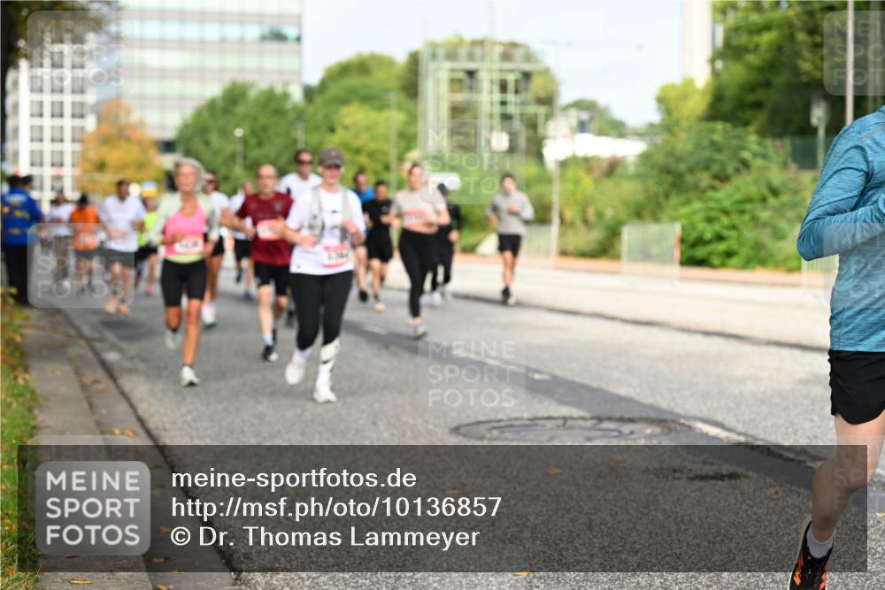 06.09.2026 - CURREX Alsterlauf Dr. Thomas Lammeyer http://msf.ph/oto/10136857 06.09.2026 10:02:08 Laufen  meine-sportfotos.de