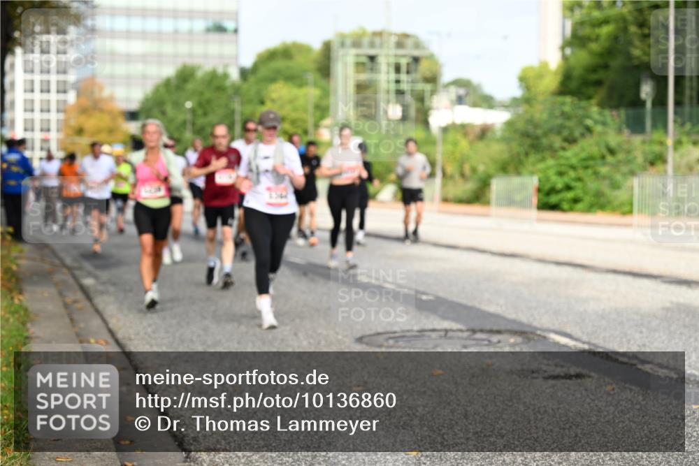 06.09.2026 - CURREX Alsterlauf Dr. Thomas Lammeyer http://msf.ph/oto/10136860 06.09.2026 10:02:09 Laufen  meine-sportfotos.de