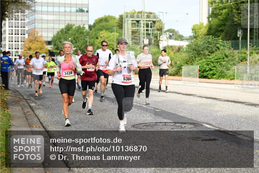 06.09.2026 - CURREX Alsterlauf Dr. Thomas Lammeyer http://msf.ph/oto/10136870 06.09.2026 10:02:09 Laufen 726, 5390, 3439, 5364, 6121 meine-sportfotos.de