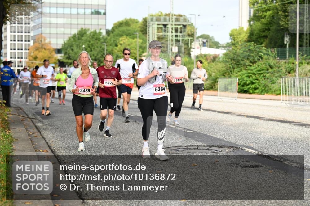 06.09.2026 - CURREX Alsterlauf Dr. Thomas Lammeyer http://msf.ph/oto/10136872 06.09.2026 10:02:10 Laufen 4197, 3439, 572, 5390, 5364, 6121 meine-sportfotos.de