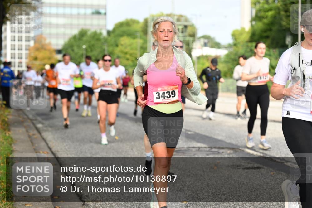 06.09.2026 - CURREX Alsterlauf Dr. Thomas Lammeyer http://msf.ph/oto/10136897 06.09.2026 10:02:12 Laufen 3439 meine-sportfotos.de