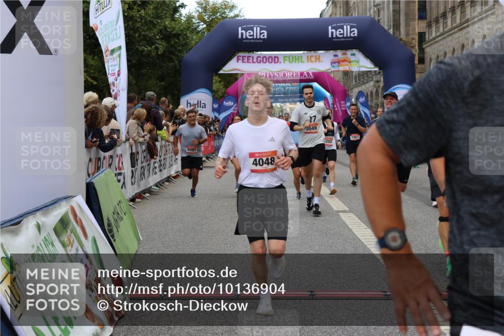 06.09.2026 - CURREX Alsterlauf Strokosch-Dieckow http://msf.ph/oto/10136904 06.09.2026 09:58:59 Ziel 2060, 2065, 2649, 2981, 3049, 3203, 3313, 3323, 3517, 3546, 3552, 3765, 4048, 4080, 4081, 4299, 4605, 4779, 5099, 5100, 5661, 6064, 6065, 6311, 8051, 8206, 8265, 8320 meine-sportfotos.de