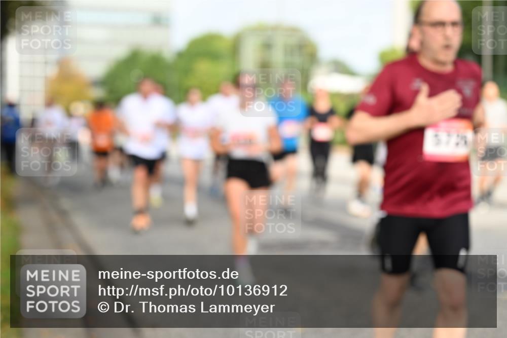 06.09.2026 - CURREX Alsterlauf Dr. Thomas Lammeyer http://msf.ph/oto/10136912 06.09.2026 10:02:13 Laufen 5729 meine-sportfotos.de