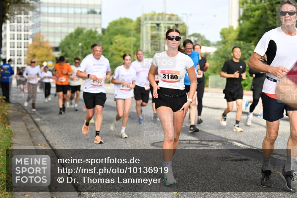 06.09.2026 - CURREX Alsterlauf Dr. Thomas Lammeyer http://msf.ph/oto/10136919 06.09.2026 10:02:13 Laufen 4197, 3180 meine-sportfotos.de