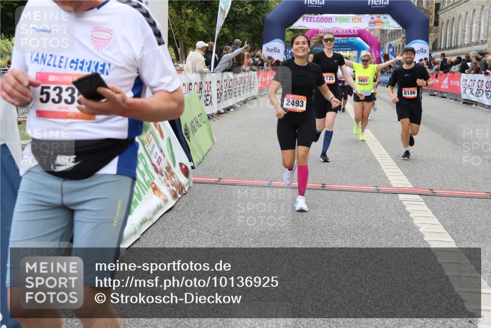06.09.2026 - CURREX Alsterlauf Strokosch-Dieckow http://msf.ph/oto/10136925 06.09.2026 10:12:59 Ziel 2493, 2588, 2595, 2678, 2725, 5009, 5010, 5162, 5335, 5601, 6235, 8186 meine-sportfotos.de