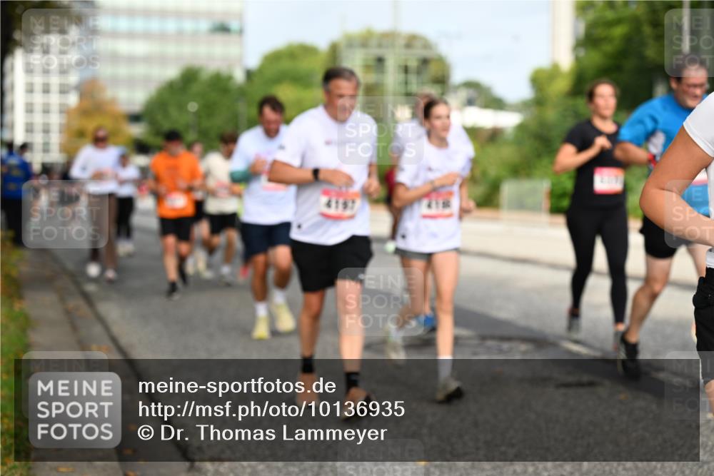 06.09.2026 - CURREX Alsterlauf Dr. Thomas Lammeyer http://msf.ph/oto/10136935 06.09.2026 10:02:15 Laufen  meine-sportfotos.de