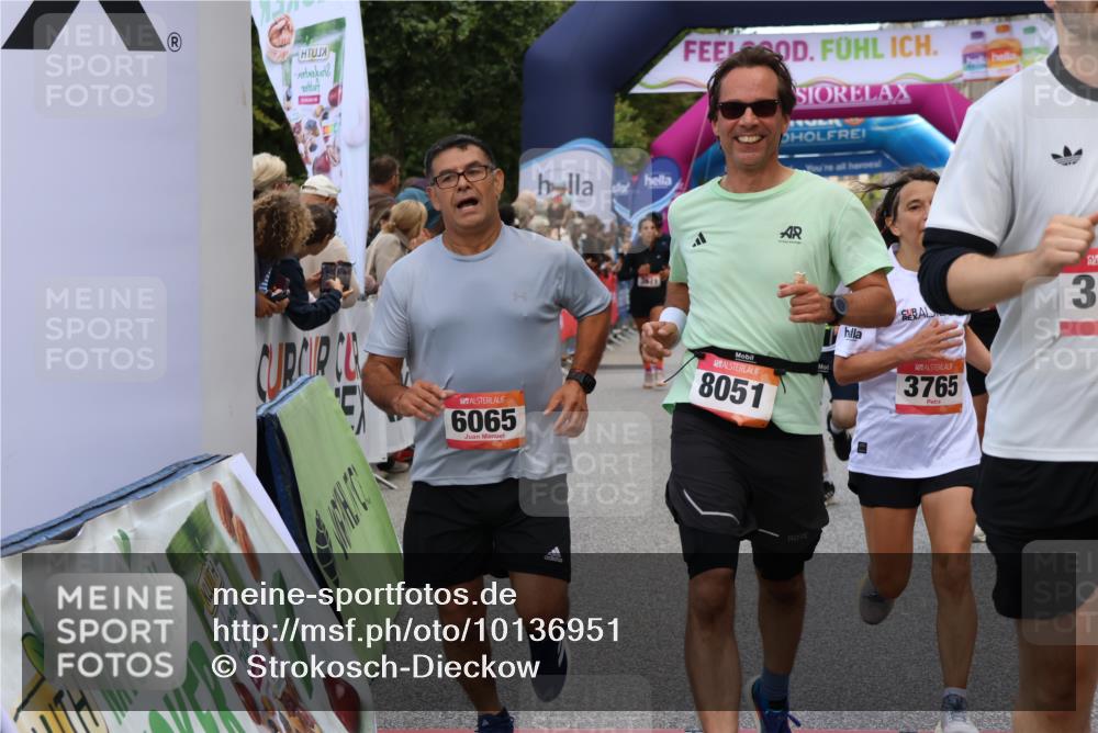 06.09.2026 - CURREX Alsterlauf Strokosch-Dieckow http://msf.ph/oto/10136951 06.09.2026 09:59:01 Ziel 2060, 2065, 2649, 2981, 3049, 3203, 3323, 3499, 3517, 3546, 3552, 3765, 4048, 4080, 4081, 4293, 4299, 4605, 4779, 4814, 4953, 5099, 5100, 5661, 6064, 6065, 6082, 6311, 8051, 8206, 8265, 8320 meine-sportfotos.de