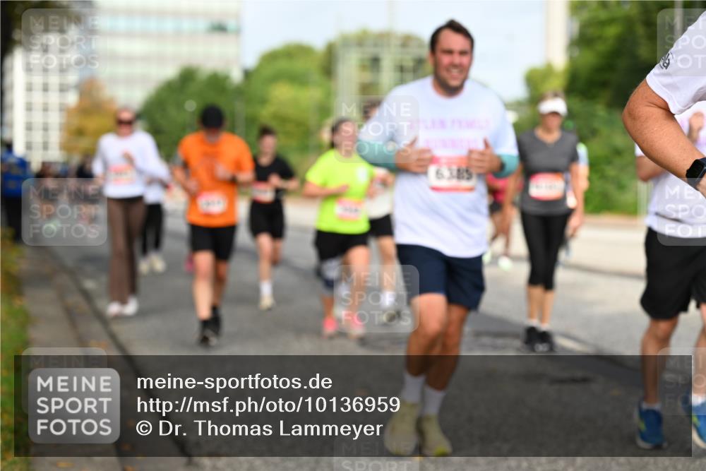 06.09.2026 - CURREX Alsterlauf Dr. Thomas Lammeyer http://msf.ph/oto/10136959 06.09.2026 10:02:17 Laufen 6385 meine-sportfotos.de