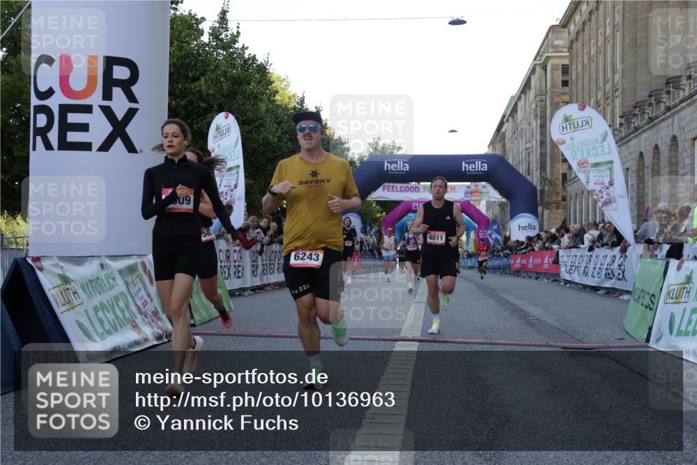 06.09.2026 - CURREX Alsterlauf Yannick Fuchs http://msf.ph/oto/10136963 06.09.2026 09:44:58 Ziel 2452, 2610, 3641, 4011, 4128, 5837, 6243, 6420 meine-sportfotos.de