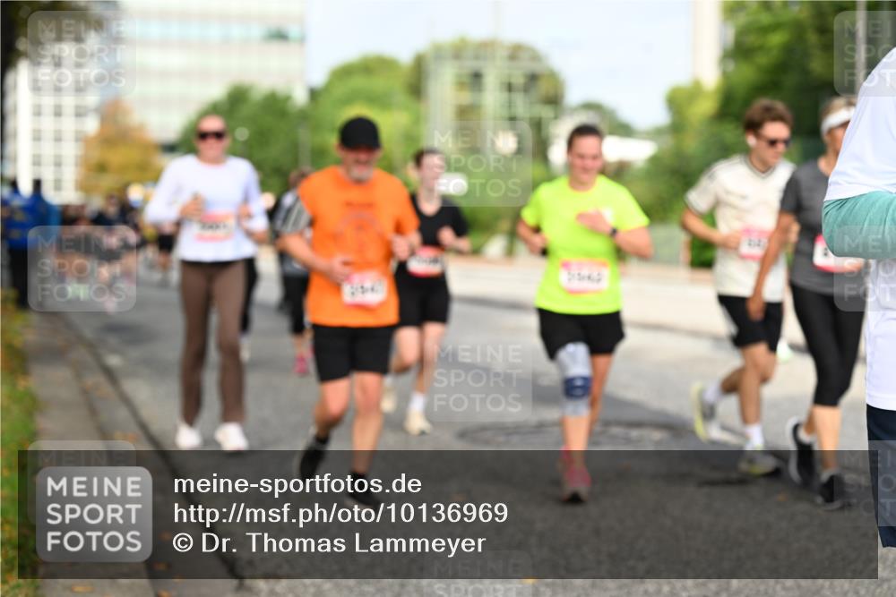 06.09.2026 - CURREX Alsterlauf Dr. Thomas Lammeyer http://msf.ph/oto/10136969 06.09.2026 10:02:18 Laufen  meine-sportfotos.de