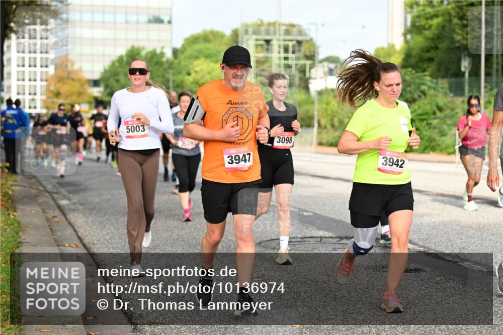 06.09.2026 - CURREX Alsterlauf Dr. Thomas Lammeyer http://msf.ph/oto/10136974 06.09.2026 10:02:18 Laufen 5003, 3947, 3098, 3942 meine-sportfotos.de