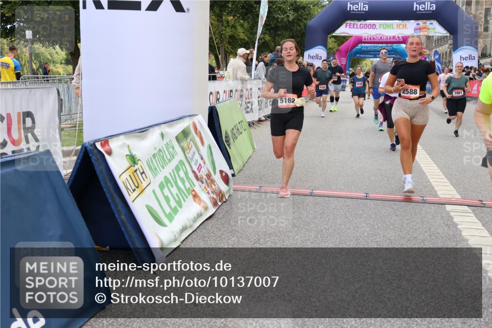 06.09.2026 - CURREX Alsterlauf Strokosch-Dieckow http://msf.ph/oto/10137007 06.09.2026 10:13:02 Ziel 2073, 2285, 2493, 2588, 2595, 2725, 3891, 3901, 4035, 4103, 5162, 5335, 5601, 6235, 8186 meine-sportfotos.de