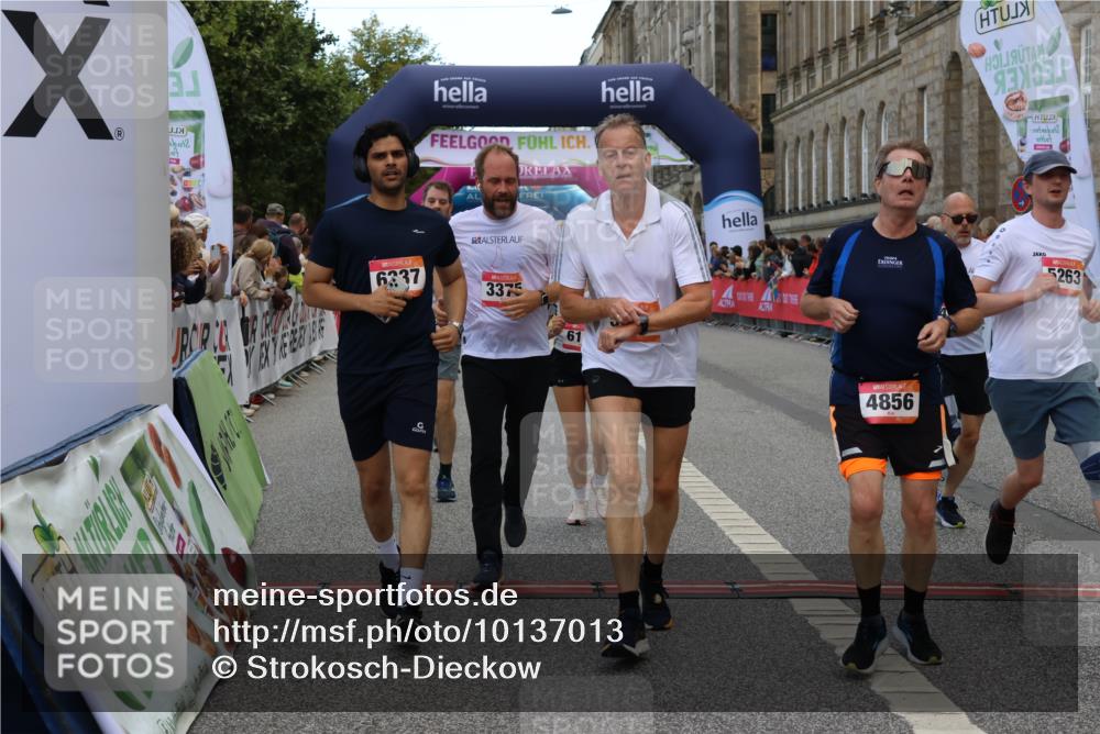 06.09.2026 - CURREX Alsterlauf Strokosch-Dieckow http://msf.ph/oto/10137013 06.09.2026 09:59:12 Ziel 2068, 2220, 2618, 2627, 2913, 3375, 3425, 3499, 3825, 3871, 3892, 4293, 4531, 4814, 4856, 4953, 4990, 5249, 5283, 5459, 5599, 5801, 5891, 6082, 6083, 6144, 6337 meine-sportfotos.de