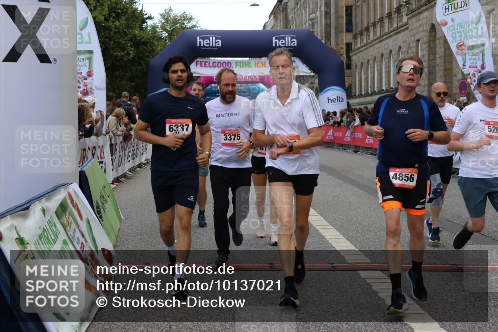 06.09.2026 - CURREX Alsterlauf Strokosch-Dieckow http://msf.ph/oto/10137021 06.09.2026 09:59:12 Ziel 2068, 2220, 2618, 2627, 2913, 3375, 3425, 3499, 3825, 3871, 3892, 4293, 4531, 4814, 4856, 4953, 4990, 5249, 5283, 5459, 5599, 5801, 5891, 6082, 6083, 6144, 6337 meine-sportfotos.de