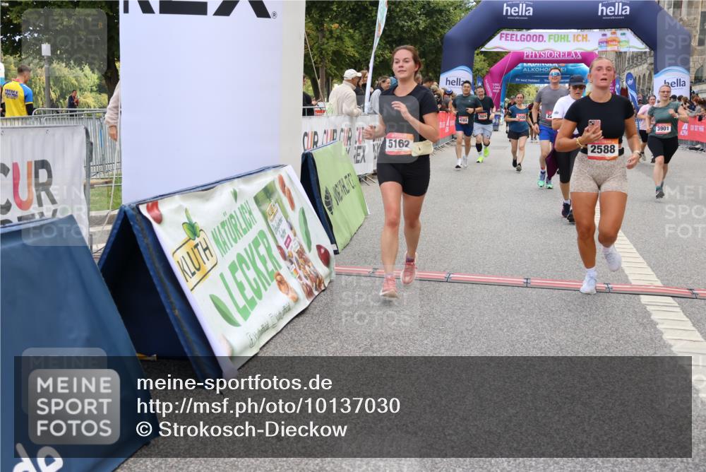 06.09.2026 - CURREX Alsterlauf Strokosch-Dieckow http://msf.ph/oto/10137030 06.09.2026 10:13:02 Ziel 2073, 2285, 2493, 2588, 2595, 2725, 3891, 3901, 4035, 4103, 5162, 5335, 5601, 6235, 8186 meine-sportfotos.de