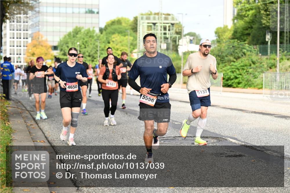 06.09.2026 - CURREX Alsterlauf Dr. Thomas Lammeyer http://msf.ph/oto/10137039 06.09.2026 10:02:24 Laufen 3, 4650, 6107, 5137, 5556 meine-sportfotos.de