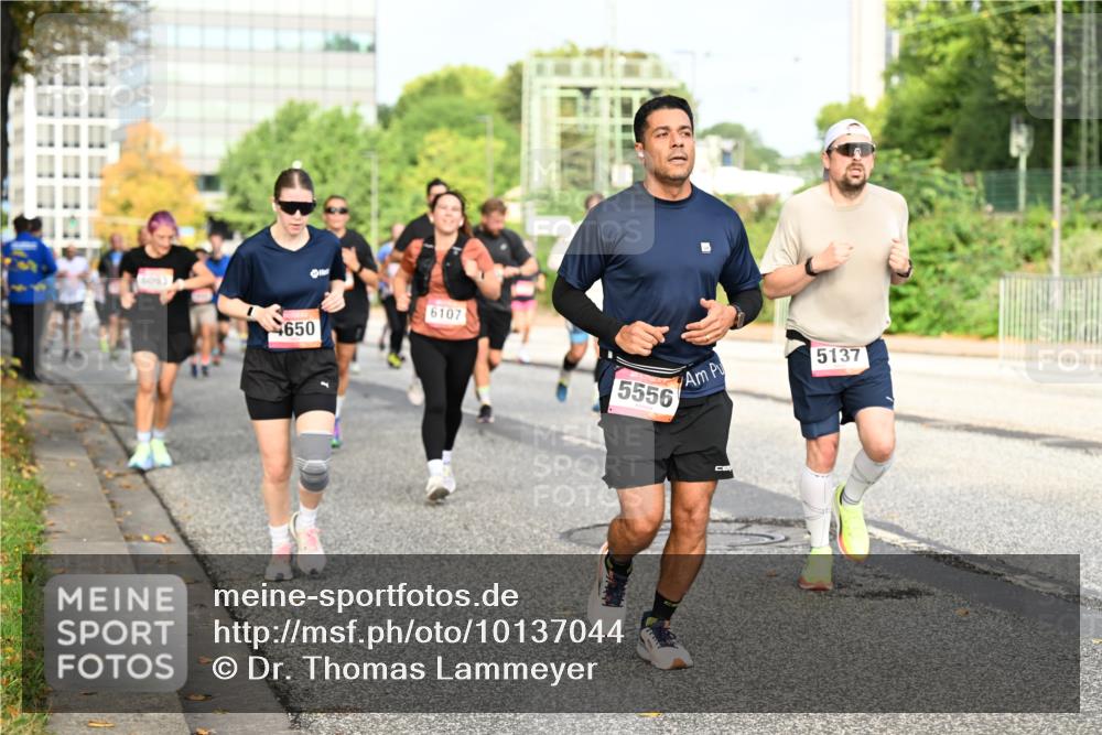 06.09.2026 - CURREX Alsterlauf Dr. Thomas Lammeyer http://msf.ph/oto/10137044 06.09.2026 10:02:25 Laufen 6107, 650, 5556, 5137 meine-sportfotos.de