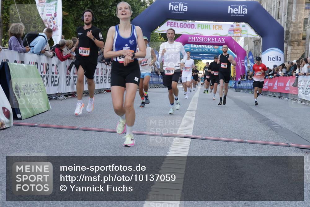 06.09.2026 - CURREX Alsterlauf Yannick Fuchs http://msf.ph/oto/10137059 06.09.2026 09:45:02 Ziel 2289, 2786, 3641, 3771, 3974, 4011, 4128, 4255, 5837, 6243, 6420 meine-sportfotos.de